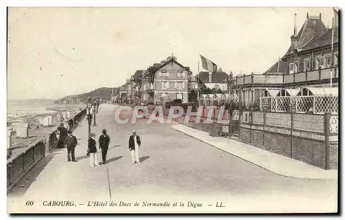 Cartes postales Cabourg L&#39Hotel des Ducs de Normandie et la digue