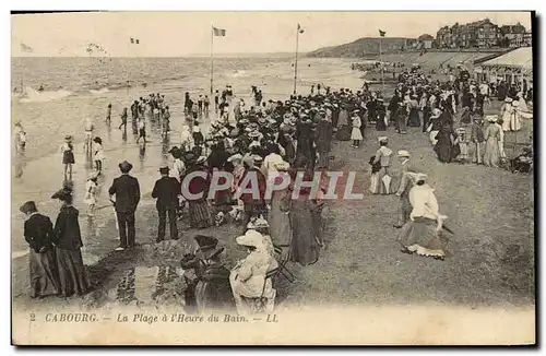 Cartes postales Cabourg La Plage a l&#39Heure du Bain