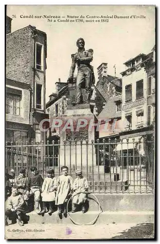 Cartes postales Conde sur Noireau Statue du Contre amiral Dumont d&#39Urville Enfants