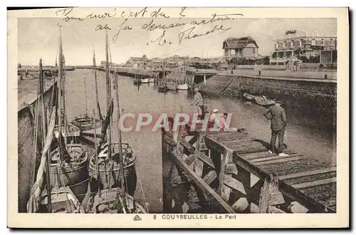 Cartes postales Courseulles Le Port Bateaux