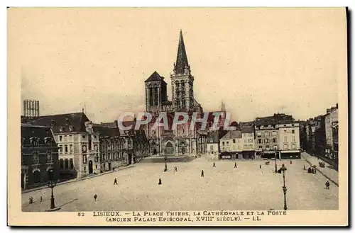 Ansichtskarte AK Lisieux La Place thiers la cathedrale et la poste Ancien palais episcopal