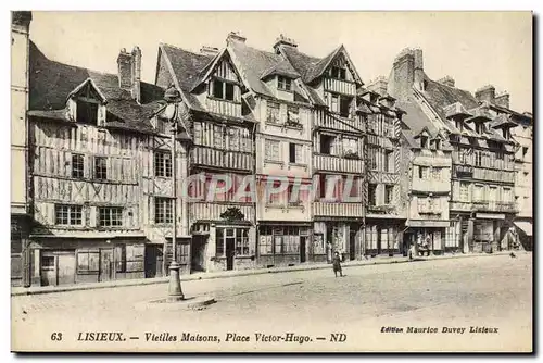 Cartes postales Lisieux Vieilles maisons place victor hugo