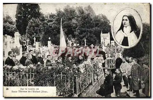 Ansichtskarte AK Sur la tombe de Soeur Therese de l&#39Enfant Jesus Lisieux