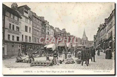 Cartes postales Lisieux La Place Victor Hugo un Jour de Marche