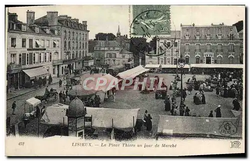 Cartes postales Lisieux La Place Thiers un jour de Marche