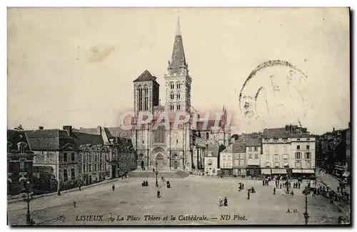 Ansichtskarte AK Lisieux La Place Thiers et la Cathedarle