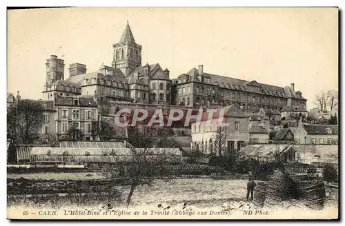 Ansichtskarte AK Caen L&#39Hotel Dieu et l&#39Eglise de la Trinite