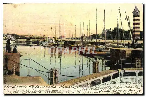 Cartes postales Deauville Le bassin des yachts et le phare