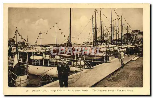 Cartes postales Deauville la plage fleurie le nouveau bassin Bateaux