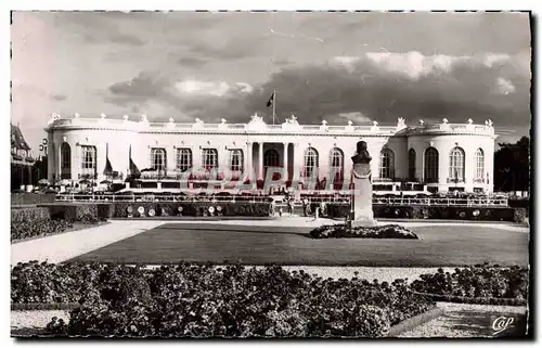 Cartes postales Deauville La Plage fleurie le casino et les jardins