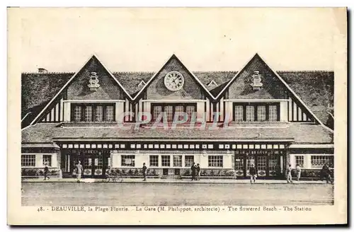 Cartes postales Deauville La plage fleurie la gare