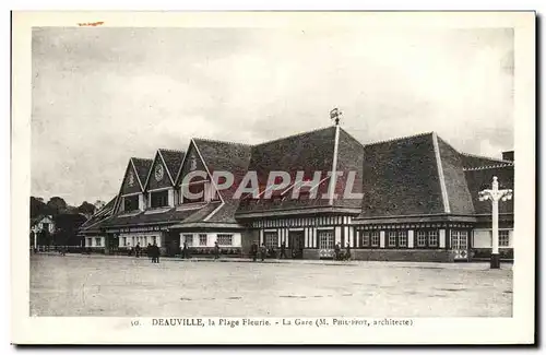 Cartes postales Deauville La plage fleurie la gare