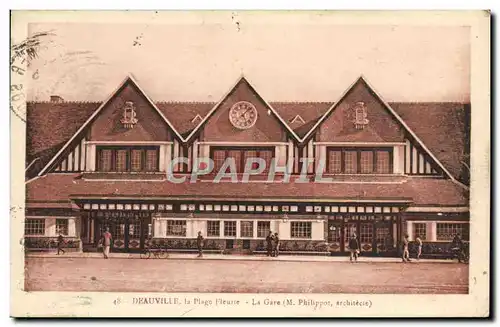 Cartes postales Deauville La plage fleurie la gare