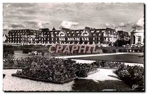 Cartes postales Deauville La plage fleurie le normandy hotel et les jardins