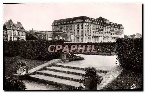 Cartes postales Deauville la plage fleurie le royal hotel des jardins