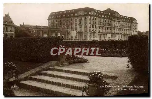 Cartes postales Deauville la plage fleurie le royal hotel