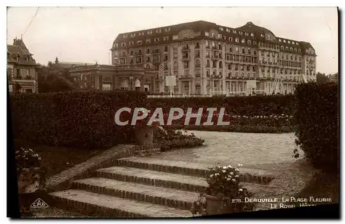 Cartes postales Deauville la plage fleurie le royal hotel