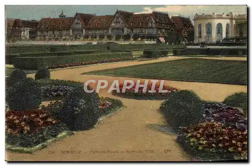 Ansichtskarte AK Deauville parterres fleurie et normandy hotel