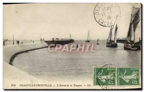 Cartes postales Deauville Trouville L'Entree de la touques Bateaux