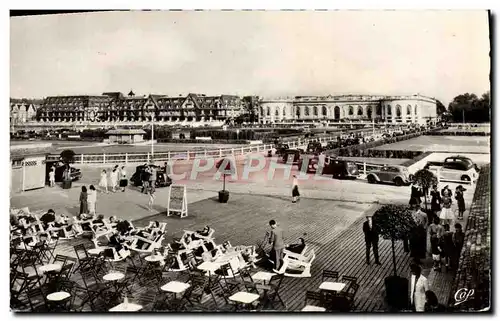 Cartes postales Deauville Plage felurie vue vers le normandy et le casino