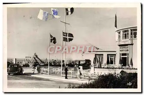 Ansichtskarte AK Deauville Plage fleurie un coin de la plage au yacht club