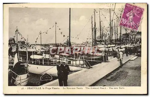 Cartes postales Deauville La Plage fleurie le nouveau bassins Bateaux