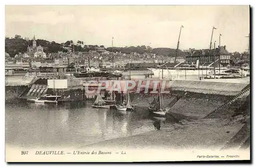 Cartes postales Deauville L&#39Entree des bassins Bateaux