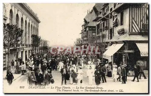 Cartes postales Deauville La plage fleurie la rue gontaud biron