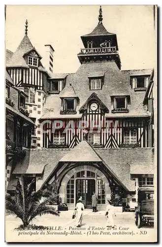Ansichtskarte AK Deauville La Plage Pavillon d&#39entree de la cour principale du Normandy Hotel