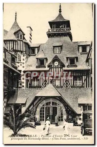 Cartes postales Deauville La Plage Pavillon d'entree de la cour principale du Normandy Hotel