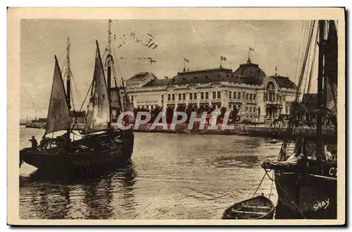 Cartes postales Trouville Reine Des Plages Le Port et le casino Bateaux