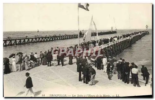 Cartes postales Trouville La jetee a L'Heure de la Maree