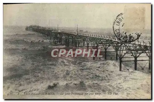 Cartes postales Trouville Sur Mer La Jette Promenade Par Gros Temps