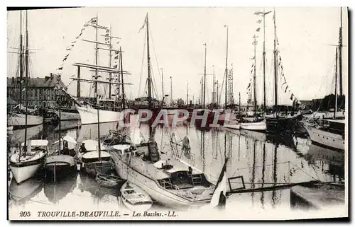 Ansichtskarte AK Trouville Deauville Les Bassins Yachts Bateaux