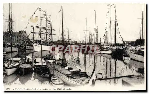 Ansichtskarte AK Trouville Deauville Les Bassins Yachts Bateaux