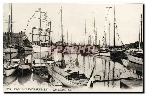 Ansichtskarte AK Trouville Deauville Les Bassins Yachts Bateaux