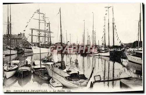 Cartes postales Trouville Deauville Les Bassins Yachts Bateaux