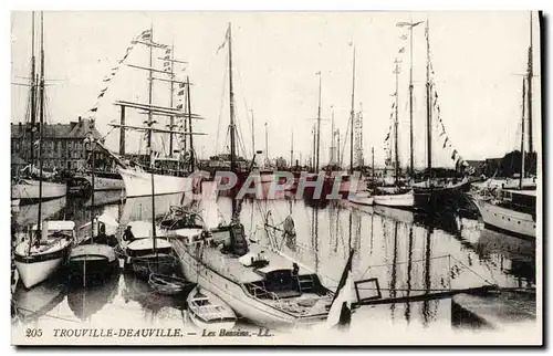 Ansichtskarte AK Trouville Deauville Les Bassins Yachts Bateaux