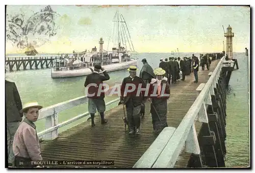 Ansichtskarte AK Trouville L&#39arrivee d&#39un torpilleur Bateau