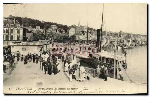 Ansichtskarte AK Trouville Debarquement du Bateau du Havre