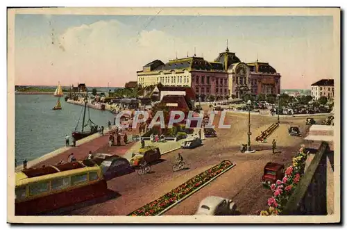 Cartes postales Trouville Le casino et l&#39entree du port