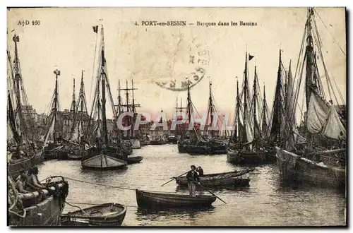 Cartes postales Port En Bessin barques dans les bassins Bateaux