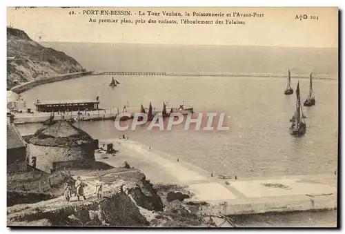 Ansichtskarte AK Port En Bessin La tour Vauban la poissonnerie et l&#39avant port Bateaux