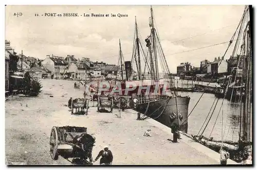 Cartes postales Port En Bessin les bassins et les quais Bateaux