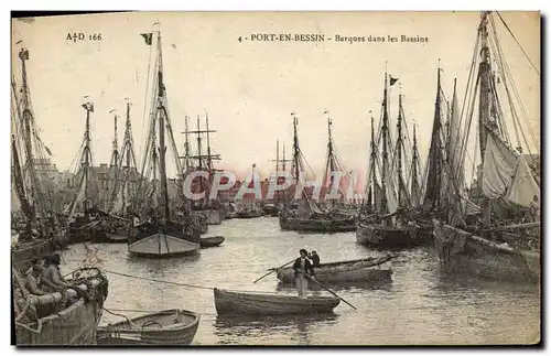 Cartes postales Port En Bessin Barques dans les bassins Bateaux