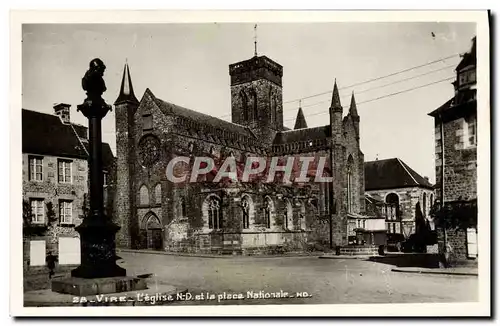 Ansichtskarte AK Vire L&#39Eglise Notre Dame et la Place Nationale