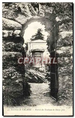 Ansichtskarte AK Environs de Falaise Entree du tombeau de Marie Joly