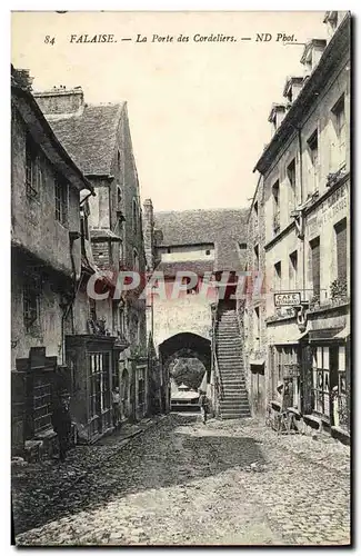 Ansichtskarte AK Falaise La Porte des Cordeliers Cafe Restaurant