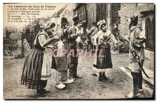 Cartes postales Gars de Falaise et Ieurs Lanternes Folklore Costume