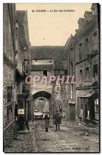 Ansichtskarte AK Falaise La Rue des Cordeliers Facteur Postier Restaurant